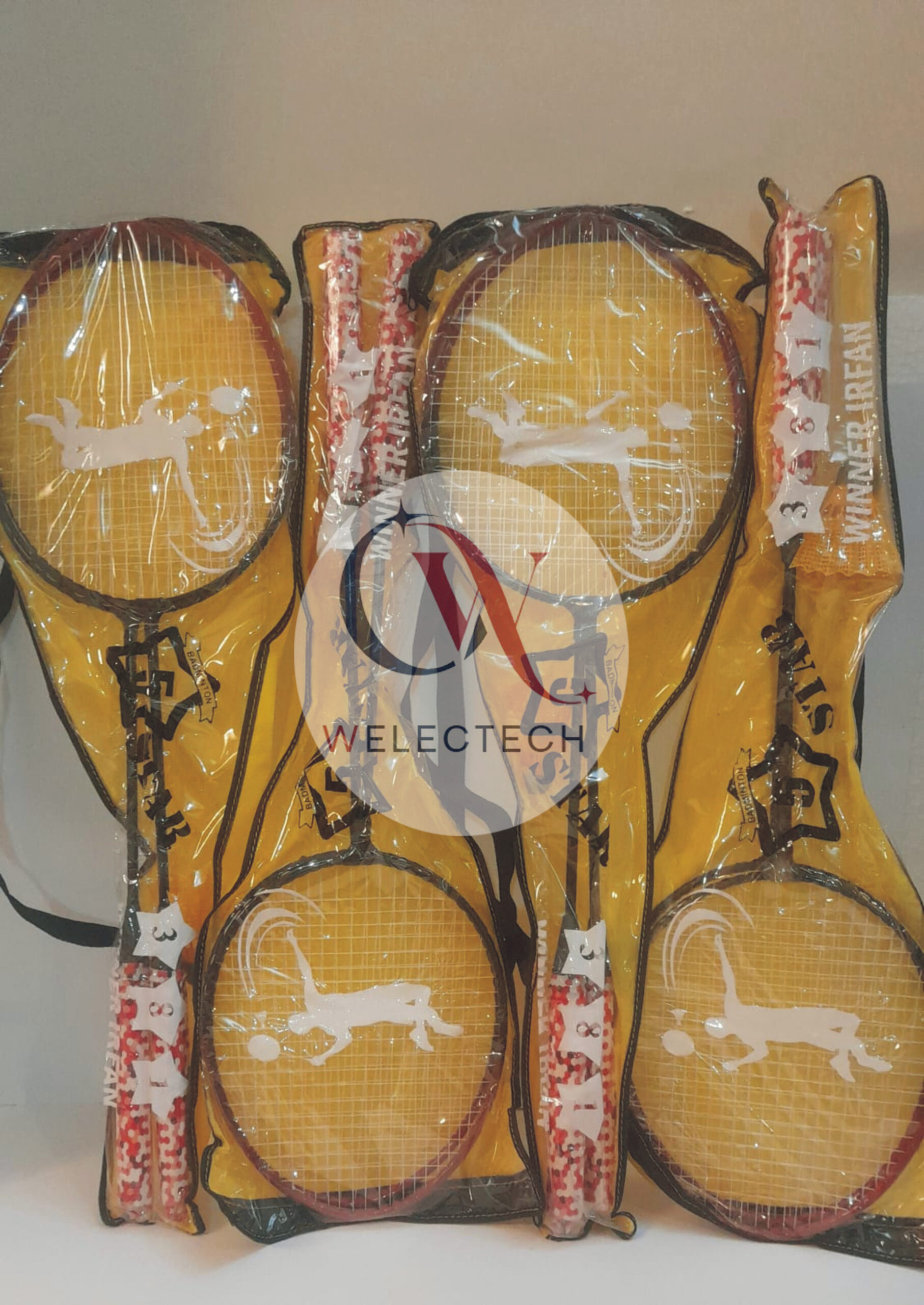 Racket with 1 shuttle